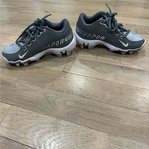Kids Nike size 10C soccer cleats